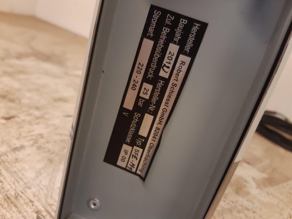 220700.jpg